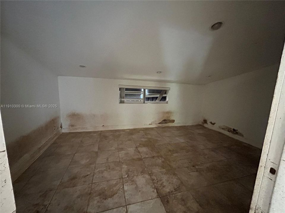 Active With Contract: $500,000 (3 beds, 1 baths, 1436 Square Feet)