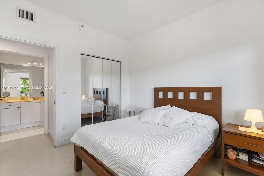 Под контрактом: $3,300 (3 спален, 2 ванн, 1710 Квадратных фут)