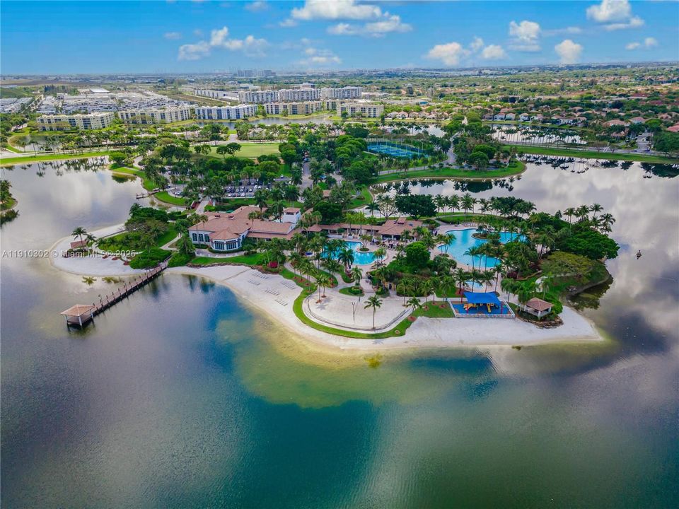 Под контрактом: $3,300 (3 спален, 2 ванн, 1710 Квадратных фут)