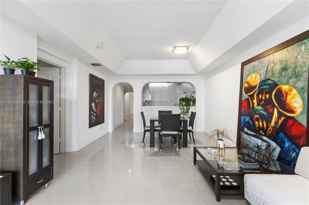 Под контрактом: $3,300 (3 спален, 2 ванн, 1710 Квадратных фут)