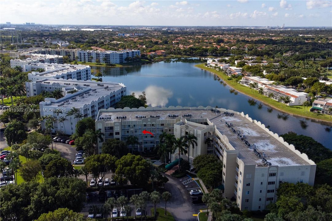 Под контрактом: $3,300 (3 спален, 2 ванн, 1710 Квадратных фут)