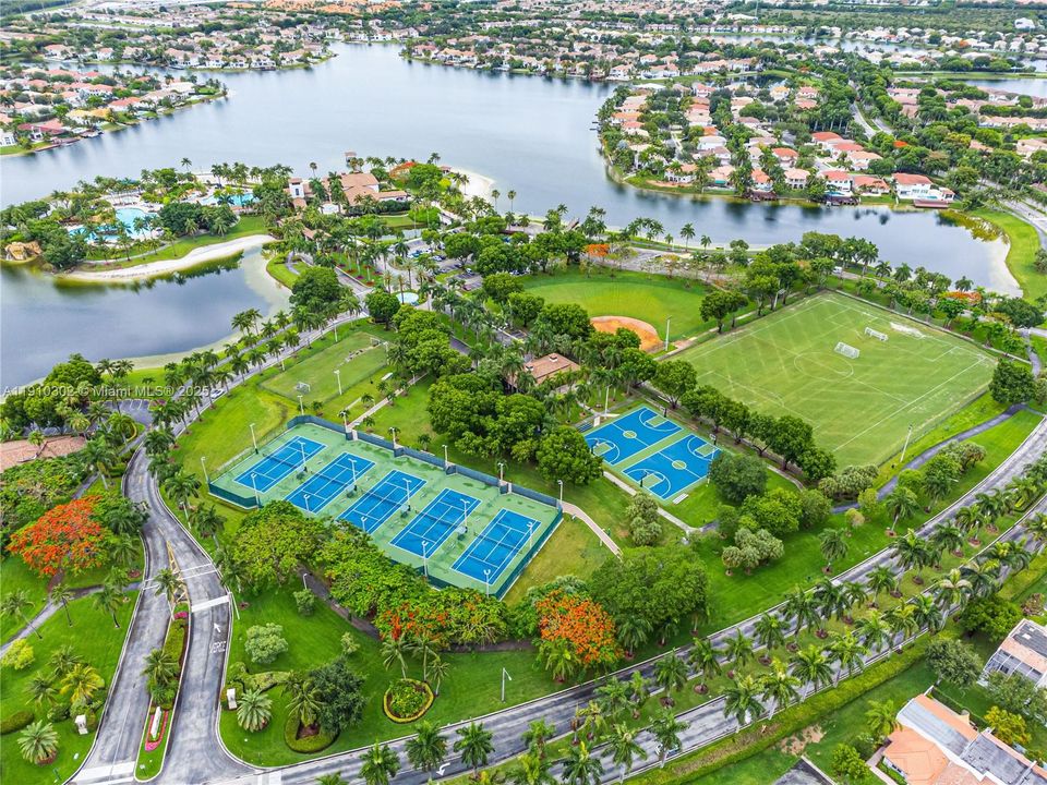 Под контрактом: $3,300 (3 спален, 2 ванн, 1710 Квадратных фут)