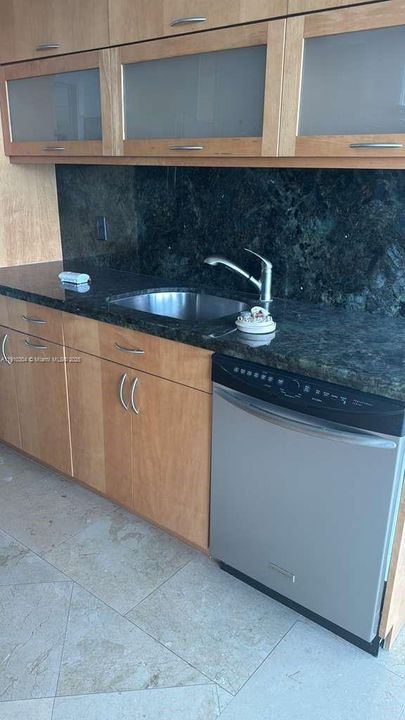 For Rent: $8,000 (2 beds, 2 baths, 1350 Square Feet)