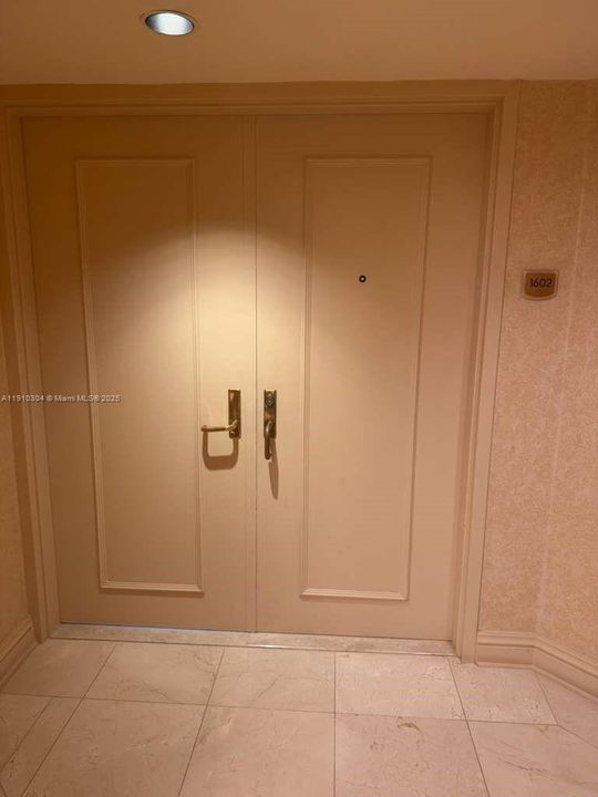 For Rent: $8,000 (2 beds, 2 baths, 1350 Square Feet)