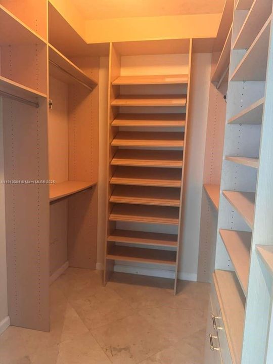 For Rent: $8,000 (2 beds, 2 baths, 1350 Square Feet)