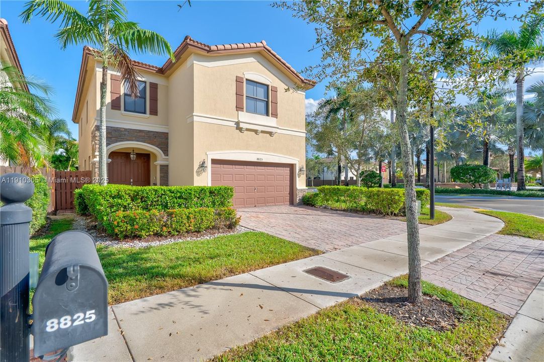 Recently Rented: $5,500 (4 beds, 3 baths, 2650 Square Feet)