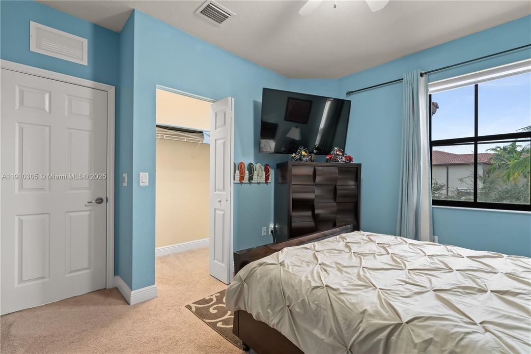 Recently Rented: $5,500 (4 beds, 3 baths, 2650 Square Feet)
