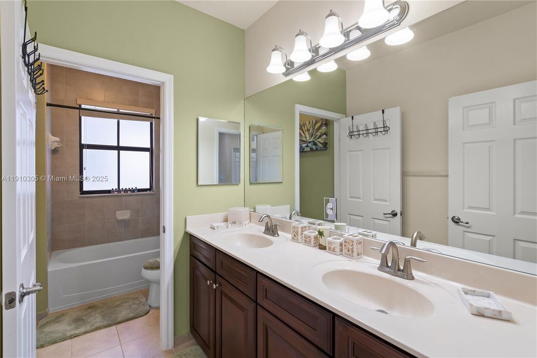Recently Rented: $5,500 (4 beds, 3 baths, 2650 Square Feet)