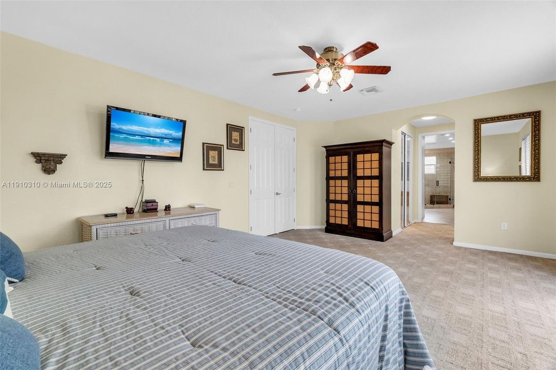 For Sale: $1,299,000 (5 beds, 5 baths, 3461 Square Feet)