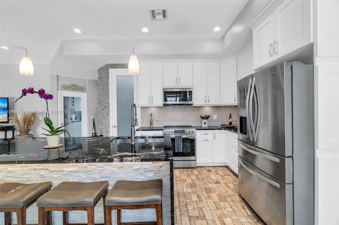 For Sale: $1,299,000 (5 beds, 5 baths, 3461 Square Feet)