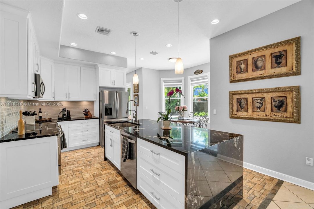 For Sale: $1,299,000 (5 beds, 5 baths, 3461 Square Feet)