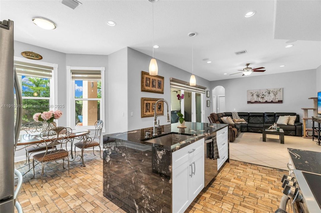 For Sale: $1,299,000 (5 beds, 5 baths, 3461 Square Feet)