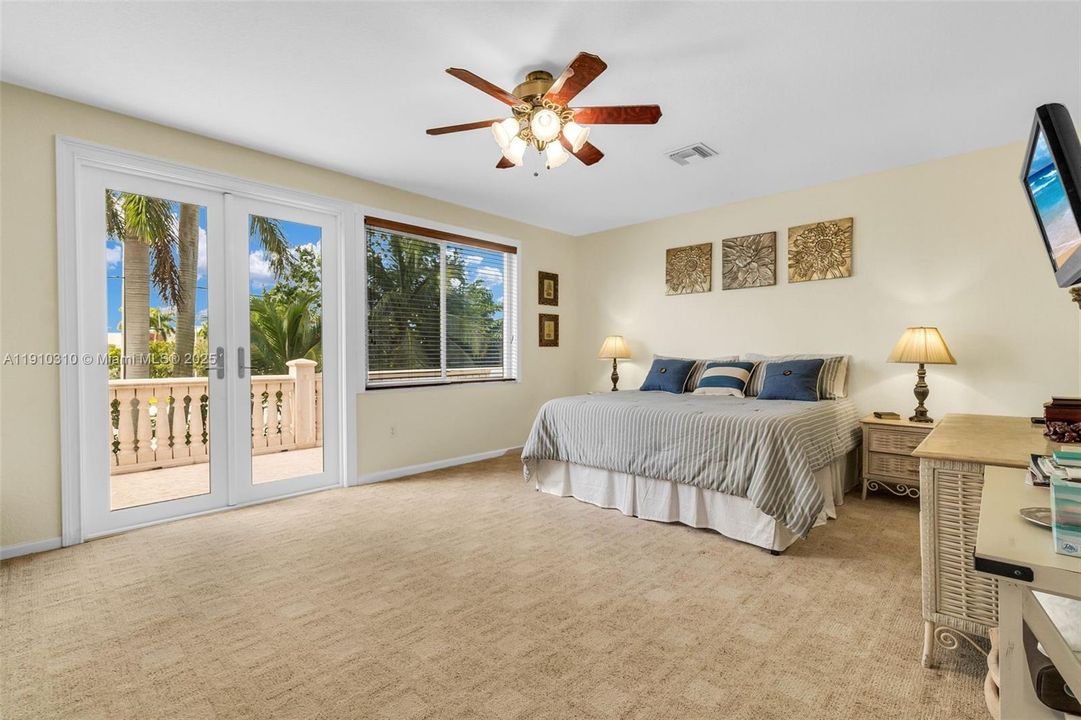 For Sale: $1,299,000 (5 beds, 5 baths, 3461 Square Feet)