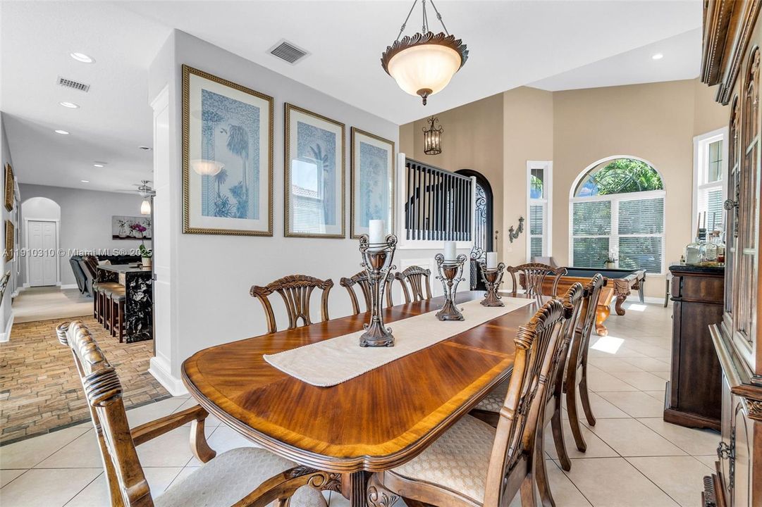 For Sale: $1,299,000 (5 beds, 5 baths, 3461 Square Feet)