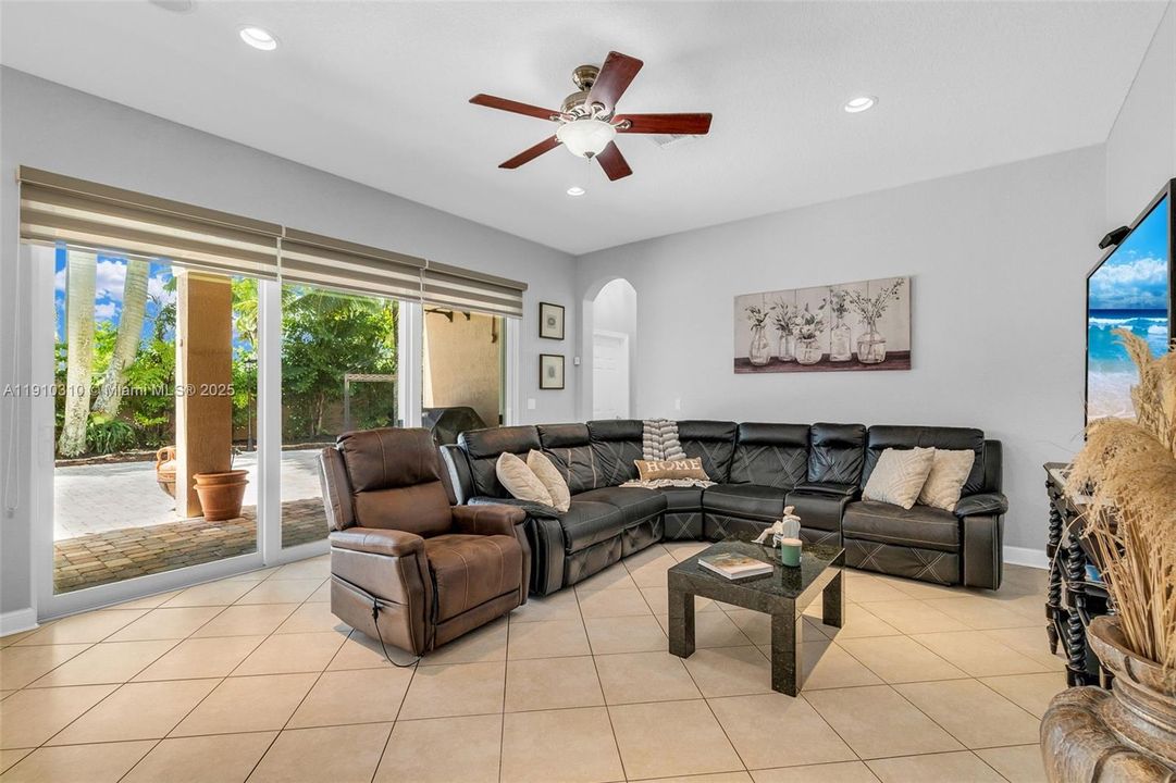 For Sale: $1,299,000 (5 beds, 5 baths, 3461 Square Feet)