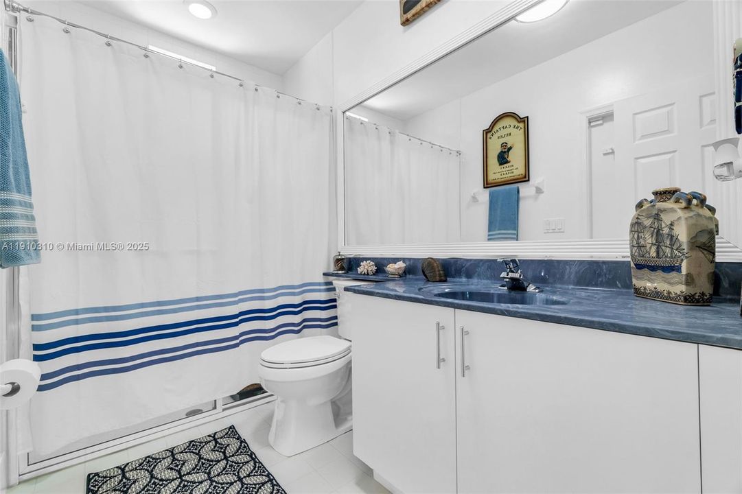 For Sale: $1,299,000 (5 beds, 5 baths, 3461 Square Feet)