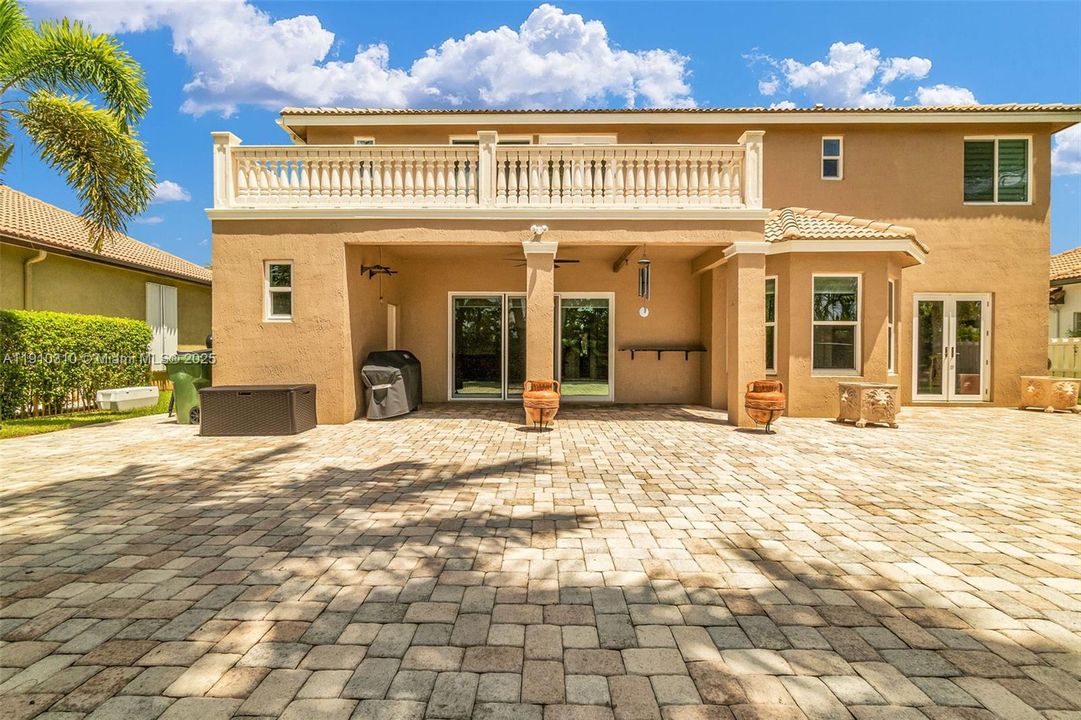 For Sale: $1,299,000 (5 beds, 5 baths, 3461 Square Feet)