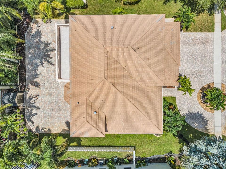 For Sale: $1,299,000 (5 beds, 5 baths, 3461 Square Feet)