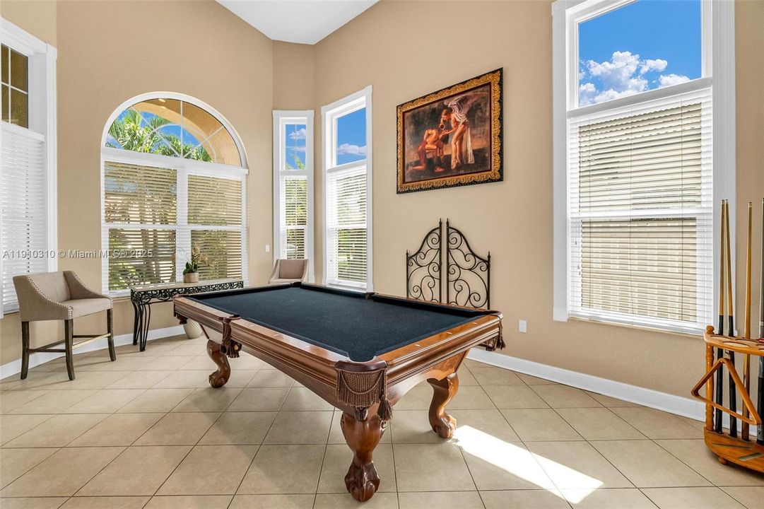 For Sale: $1,299,000 (5 beds, 5 baths, 3461 Square Feet)