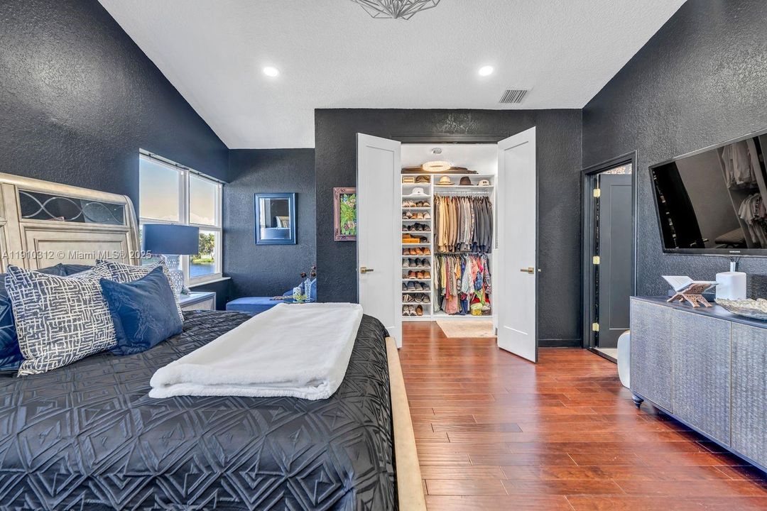 待售: $975,000 (4 贝兹, 3 浴室, 3347 平方英尺)