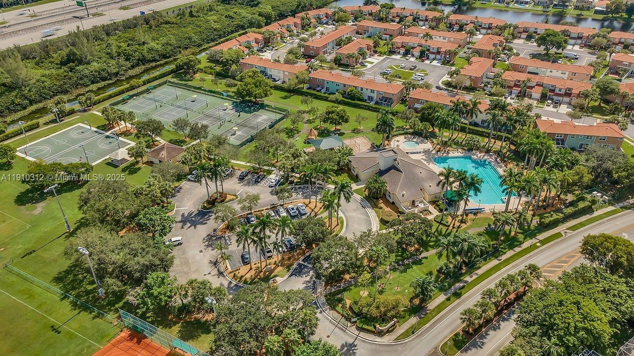 待售: $975,000 (4 贝兹, 3 浴室, 3347 平方英尺)