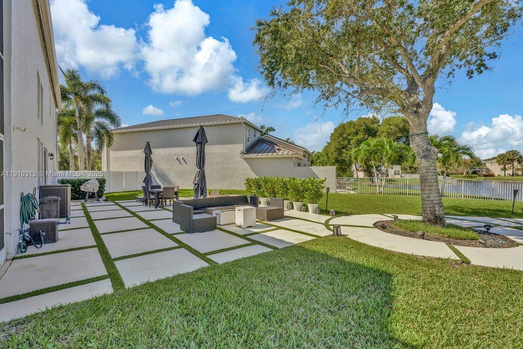 待售: $975,000 (4 贝兹, 3 浴室, 3347 平方英尺)