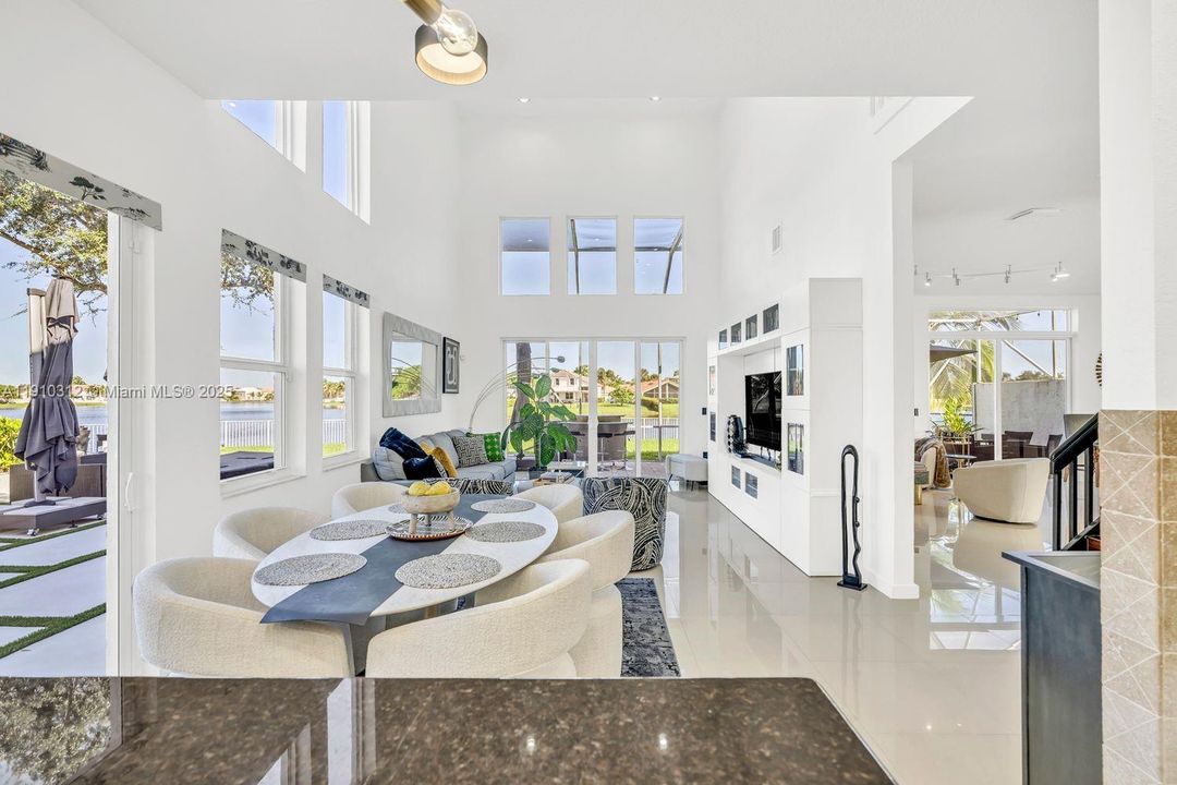 待售: $975,000 (4 贝兹, 3 浴室, 3347 平方英尺)