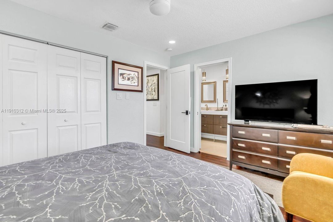 待售: $975,000 (4 贝兹, 3 浴室, 3347 平方英尺)