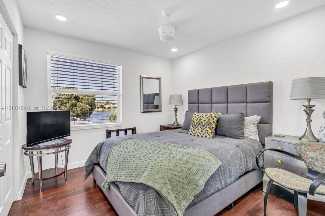 待售: $975,000 (4 贝兹, 3 浴室, 3347 平方英尺)