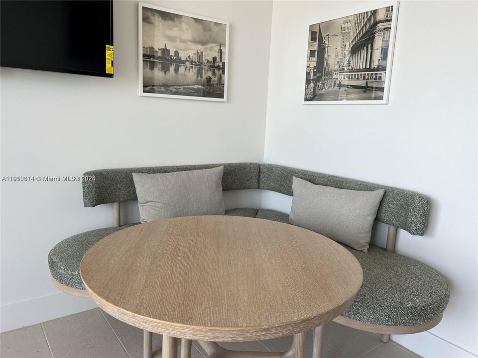 В аренду: $3,400 (1 спален, 1 ванн, 505 Квадратных фут)