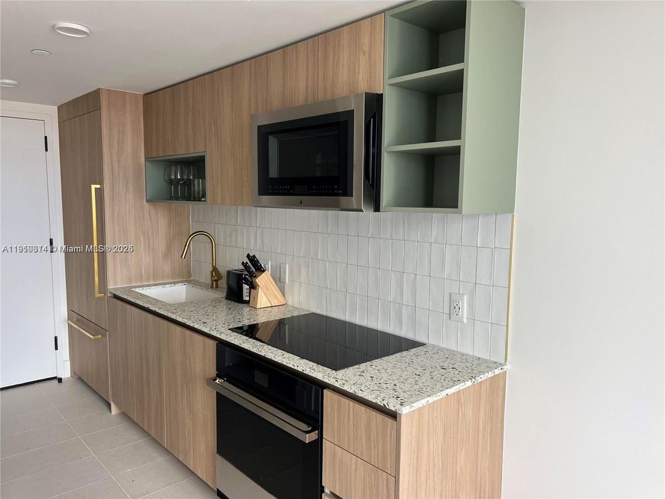 В аренду: $3,400 (1 спален, 1 ванн, 505 Квадратных фут)