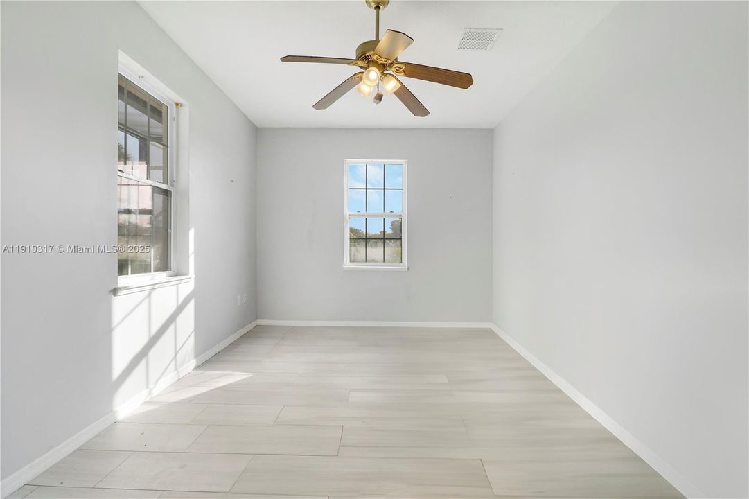 Sitting room with pool access