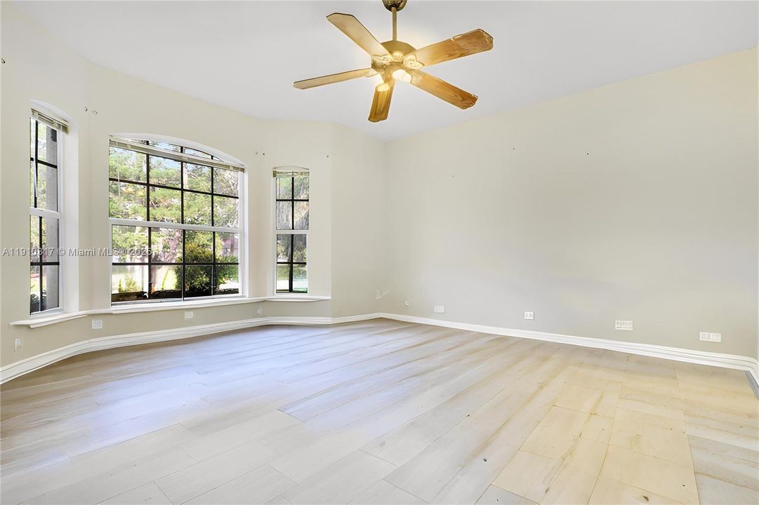 Virtually staged empty