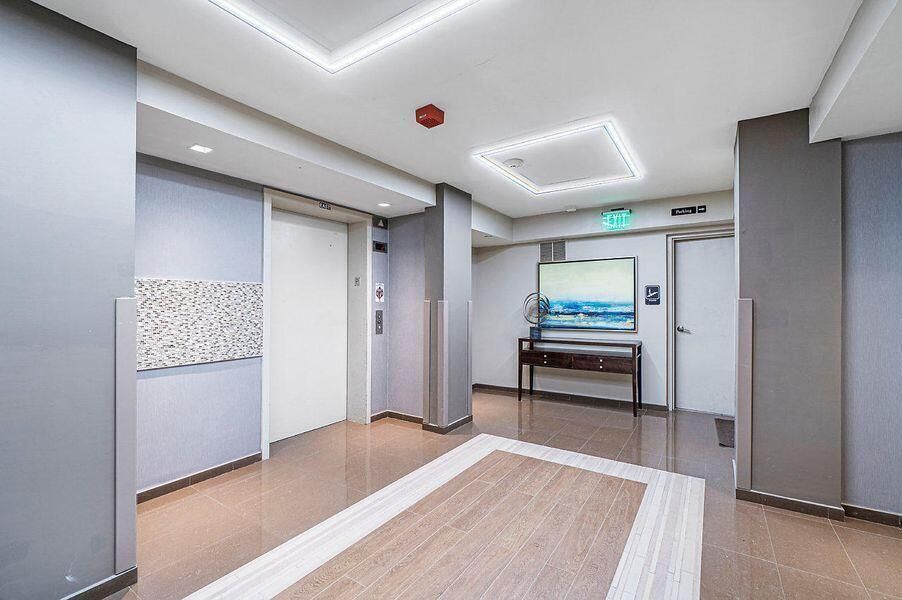 clarendon lobby 2