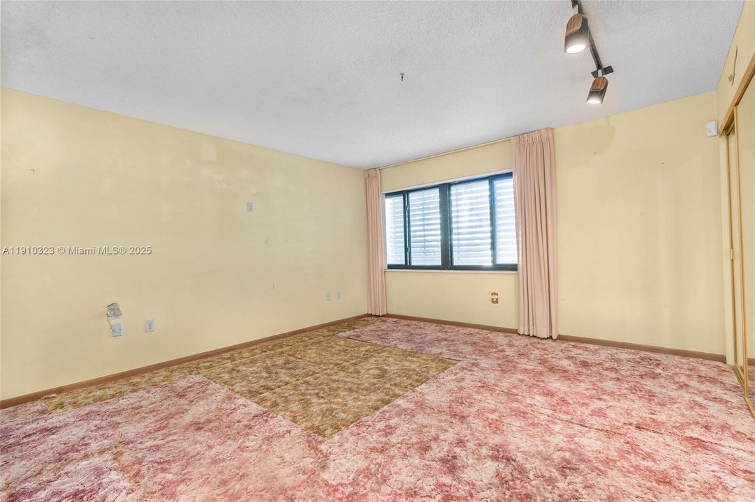 Activo con contrato: $839,000 (3 camas, 2 baños, 2017 Pies cuadrados)