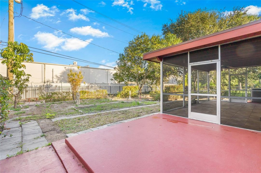 Activo con contrato: $839,000 (3 camas, 2 baños, 2017 Pies cuadrados)