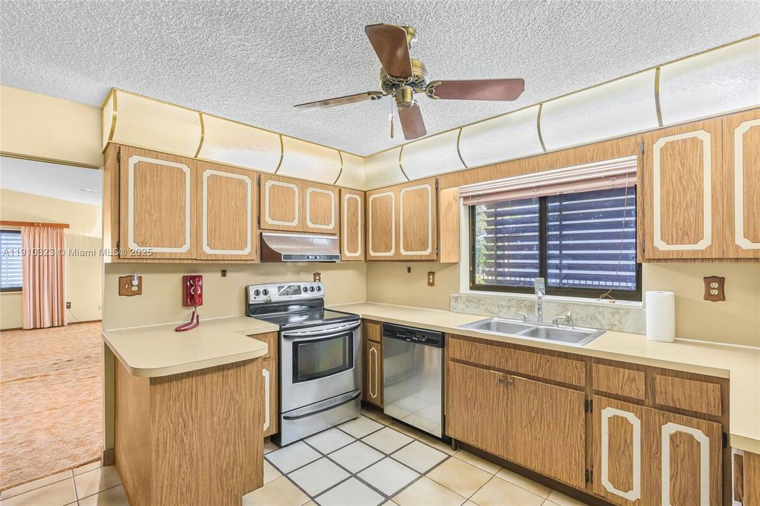 Activo con contrato: $839,000 (3 camas, 2 baños, 2017 Pies cuadrados)