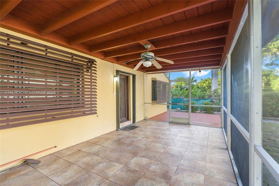 Activo con contrato: $839,000 (3 camas, 2 baños, 2017 Pies cuadrados)