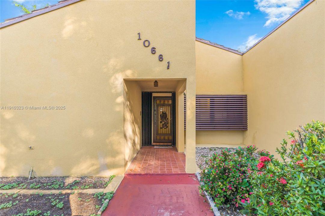 Activo con contrato: $839,000 (3 camas, 2 baños, 2017 Pies cuadrados)