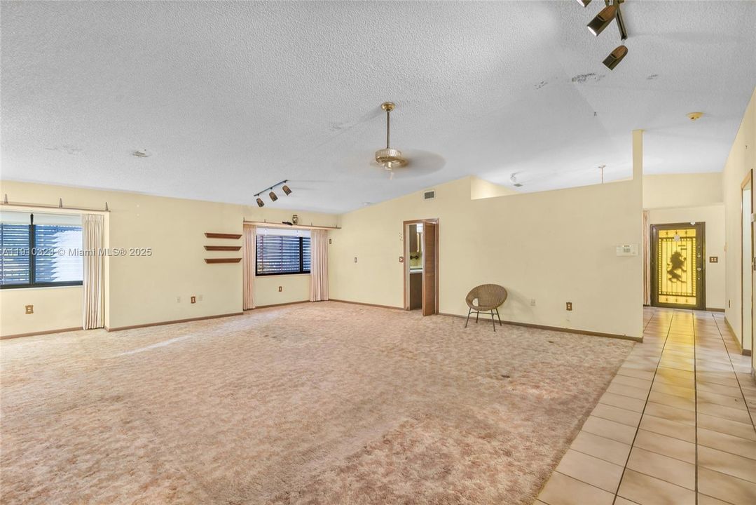 Activo con contrato: $839,000 (3 camas, 2 baños, 2017 Pies cuadrados)