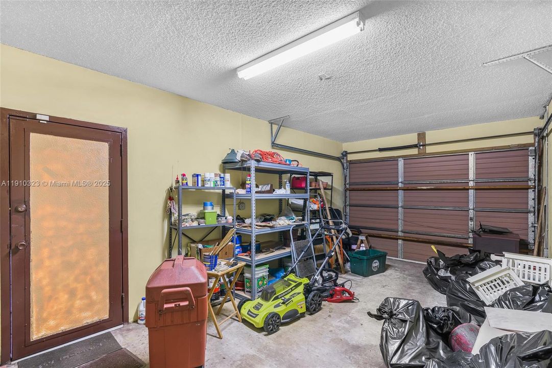 Activo con contrato: $839,000 (3 camas, 2 baños, 2017 Pies cuadrados)