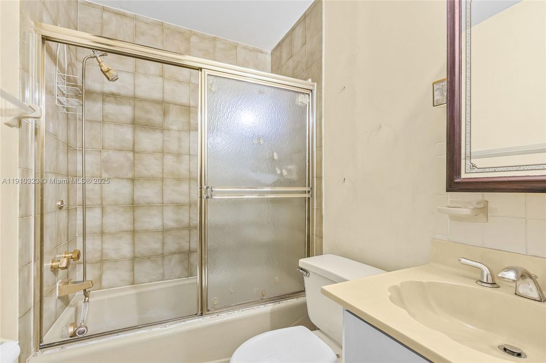 Activo con contrato: $839,000 (3 camas, 2 baños, 2017 Pies cuadrados)