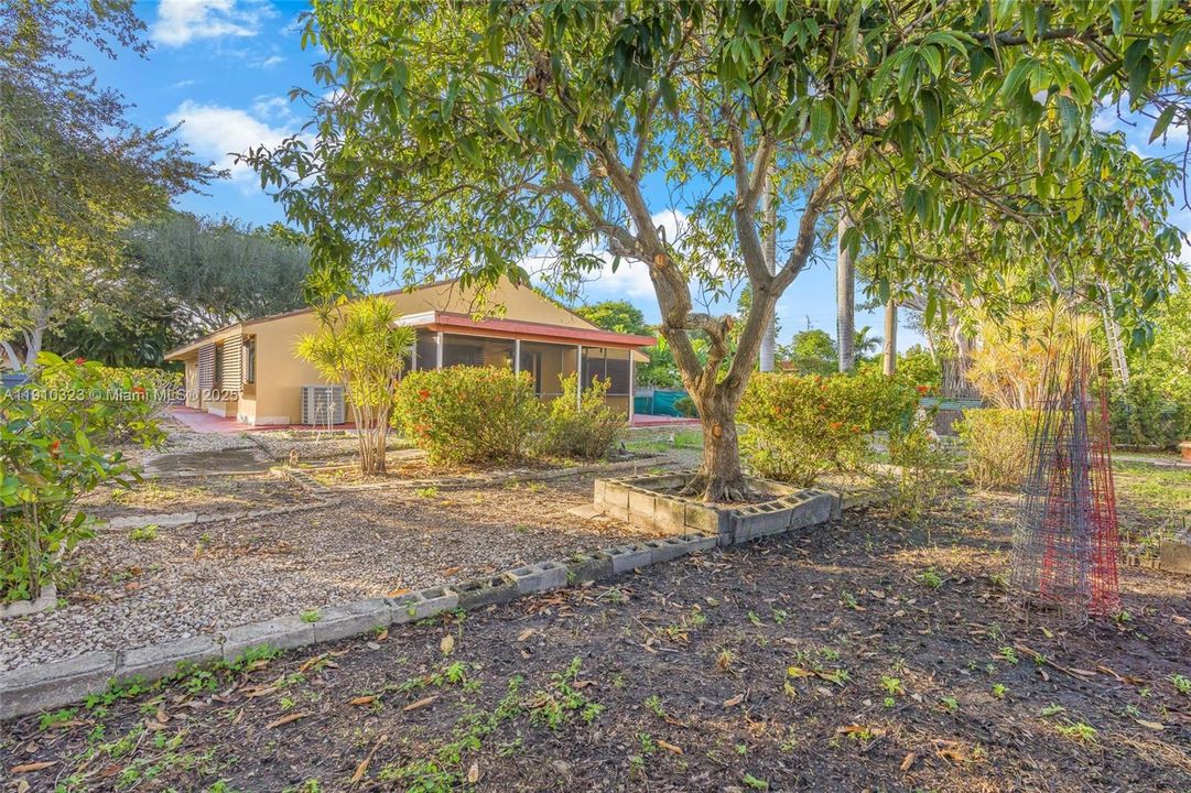 Activo con contrato: $839,000 (3 camas, 2 baños, 2017 Pies cuadrados)