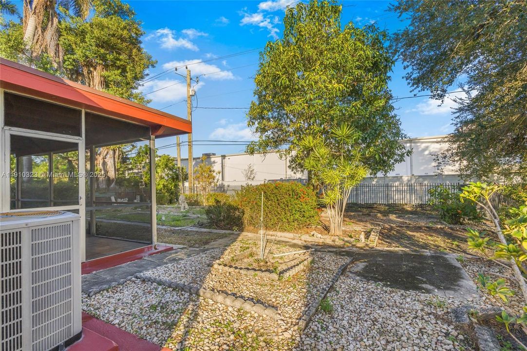 Activo con contrato: $839,000 (3 camas, 2 baños, 2017 Pies cuadrados)