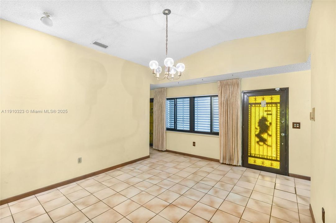 Activo con contrato: $839,000 (3 camas, 2 baños, 2017 Pies cuadrados)