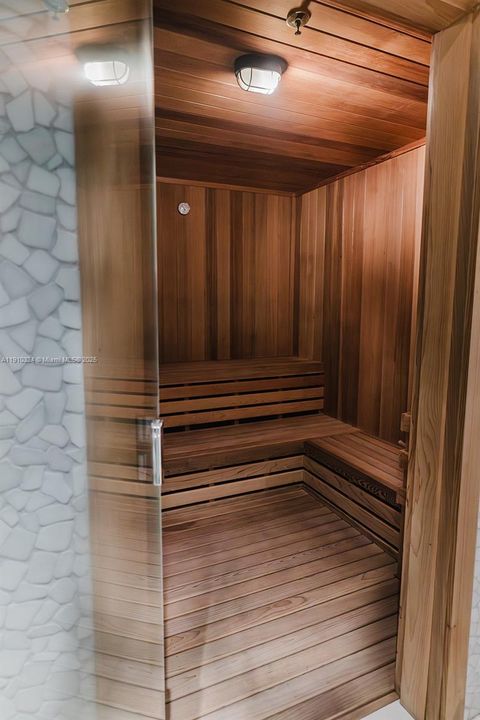 待售: $925,000 (2 贝兹, 2 浴室, 1134 平方英尺)