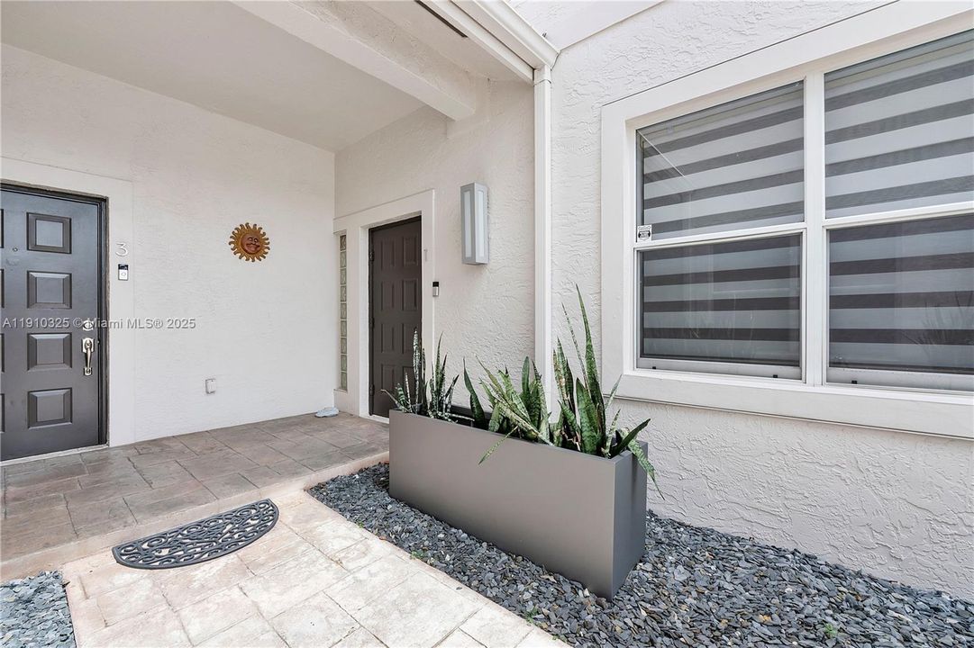 For Sale: $749,000 (2 beds, 2 baths, 1800 Square Feet)