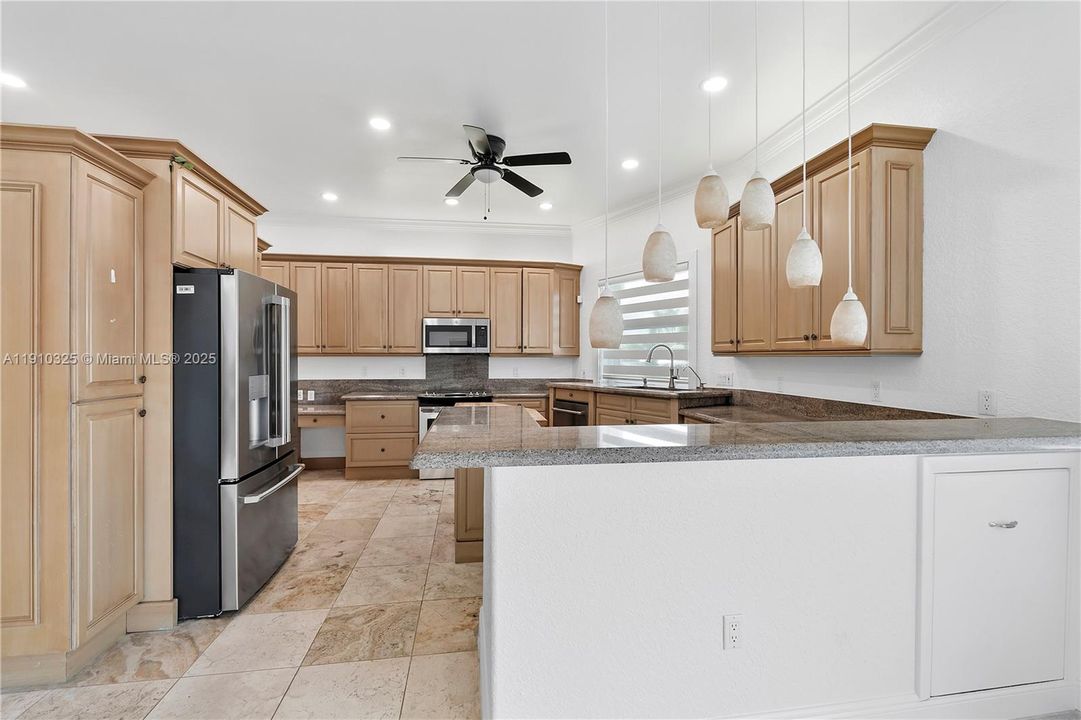 For Sale: $749,000 (2 beds, 2 baths, 1800 Square Feet)