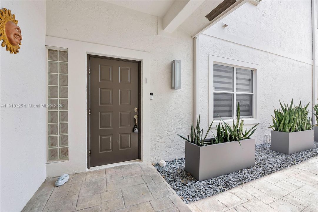 For Sale: $749,000 (2 beds, 2 baths, 1800 Square Feet)