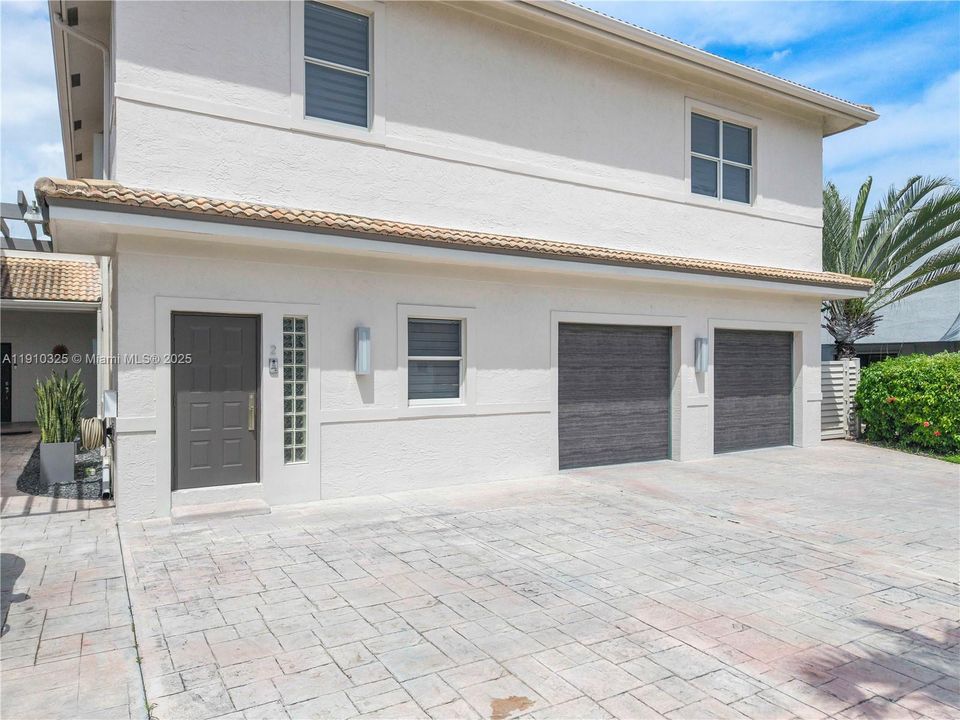 For Sale: $749,000 (2 beds, 2 baths, 1800 Square Feet)